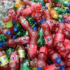 Botellas de plástico llenas antes de compactar