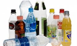 Botellas de plástico antes de compactar