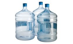 Bidones de Policarbonato antes de compactar