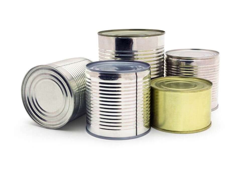 Latas de comida antes de compactar