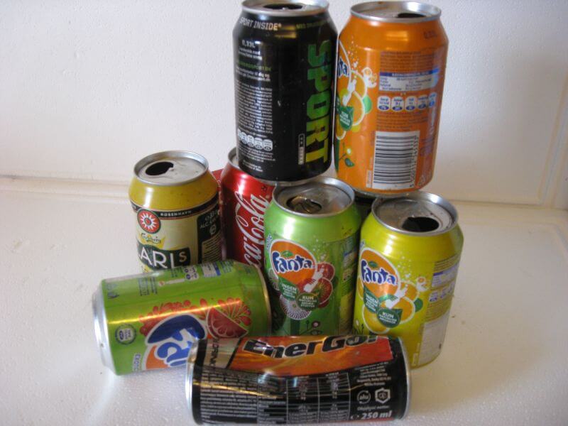 Latas de aluminio vacías antes de compactar